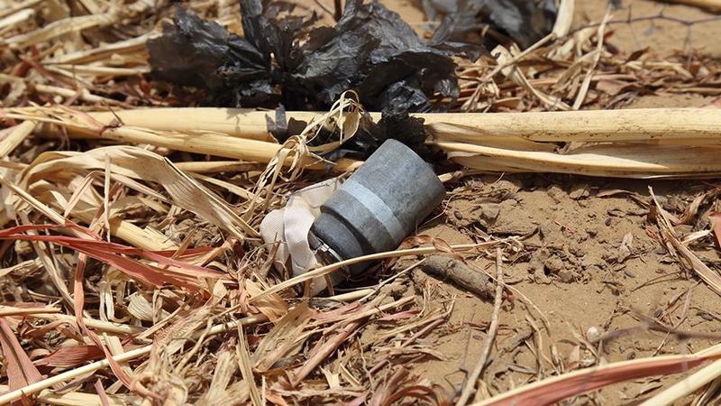 An unexploded M77 DPICM submunition found in Dughayj village, northern Yemen, after a cluster munition attack in June or July 2015. © 2015 Ole Solvang/Human Rights Watch